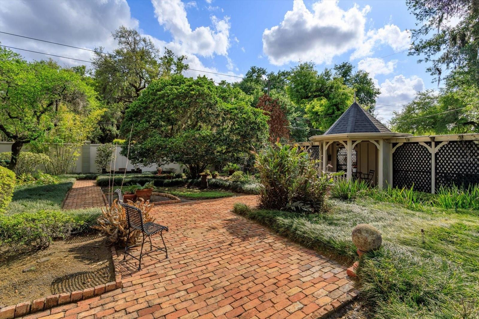 WYLDWOODE ESTS SUB - Residential