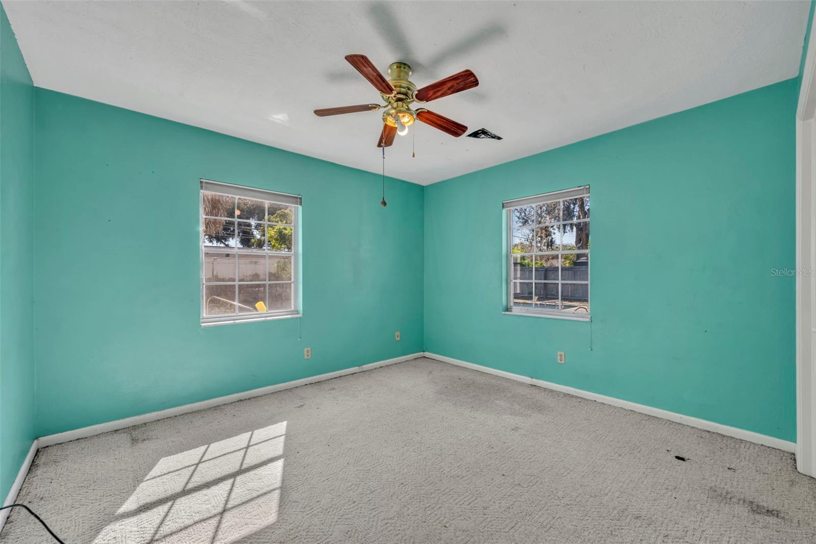 ENGLISH WOODS - Residential