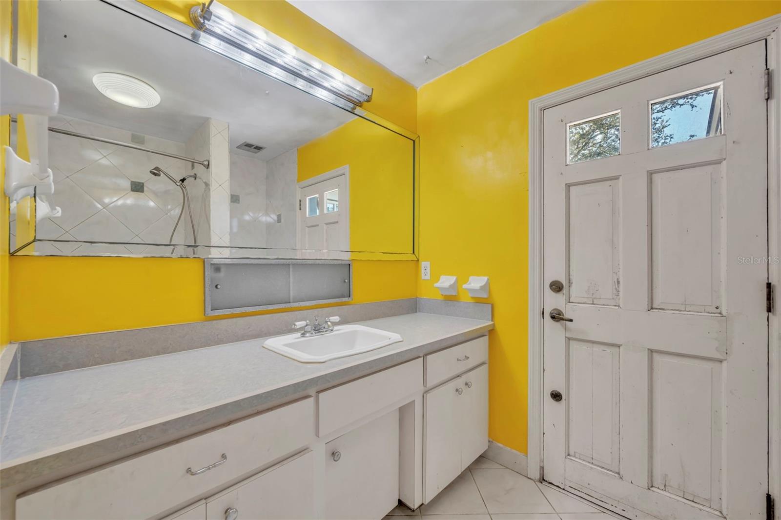 ENGLISH WOODS - Residential