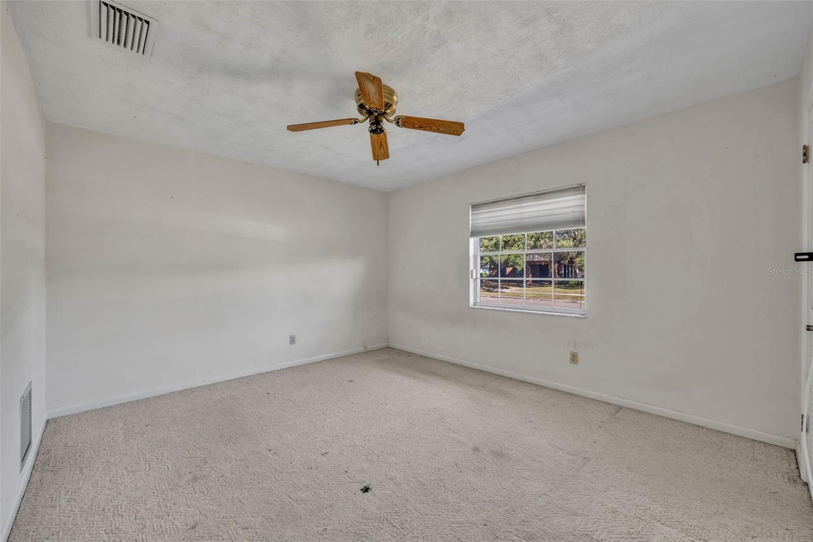 ENGLISH WOODS - Residential