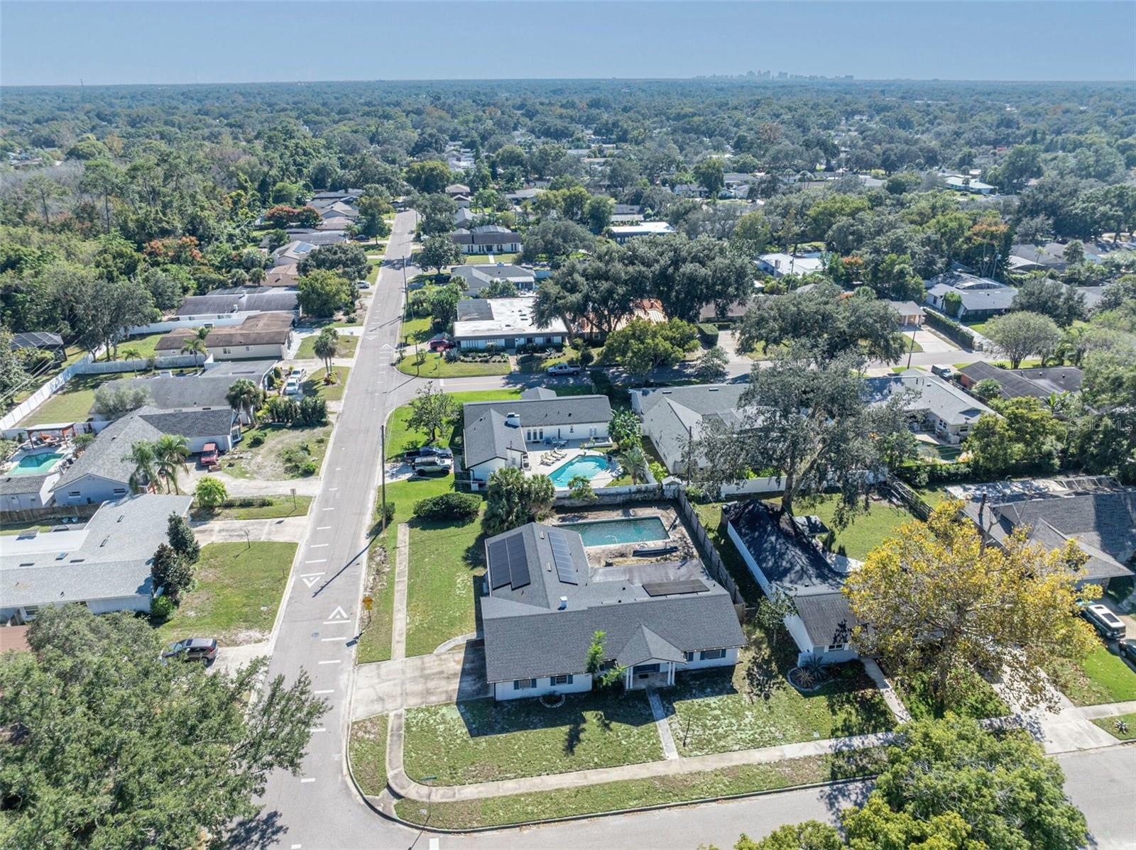 ENGLISH WOODS - Residential