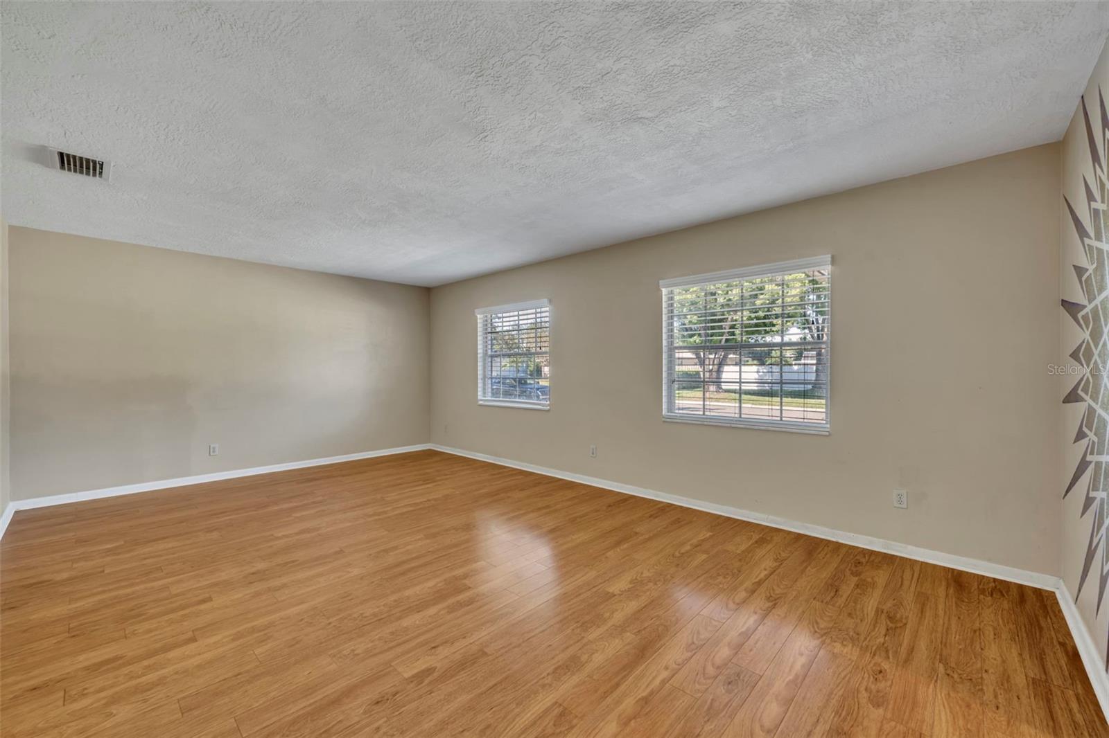 ENGLISH WOODS - Residential