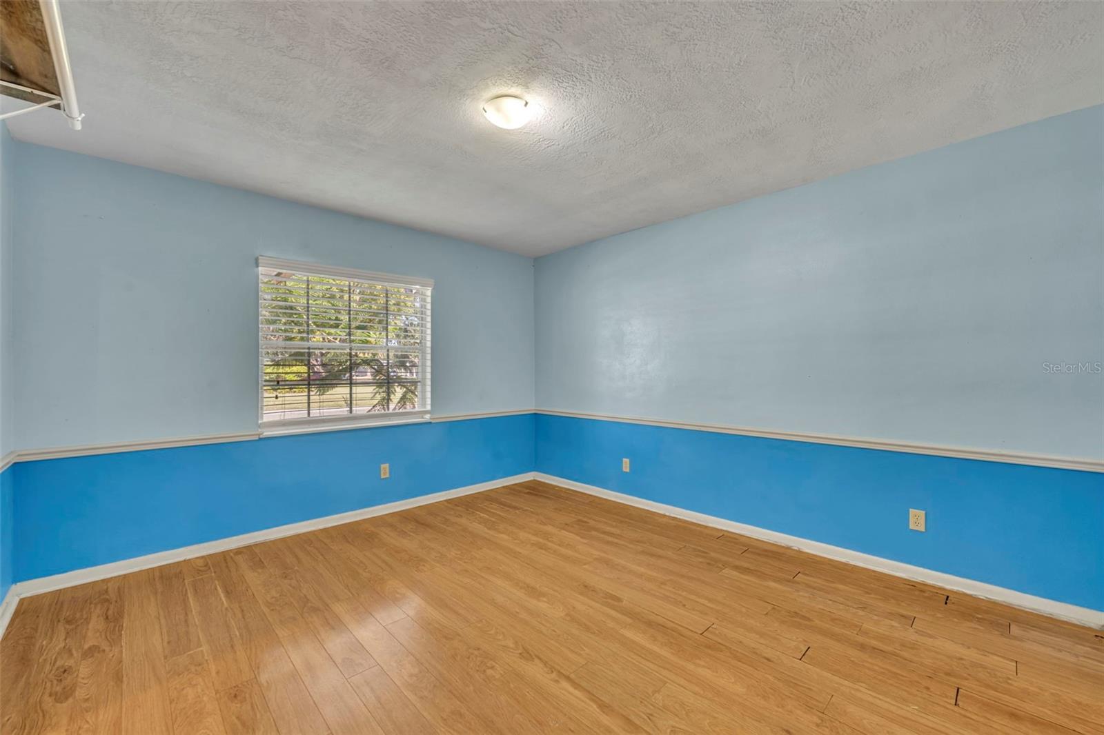 ENGLISH WOODS - Residential