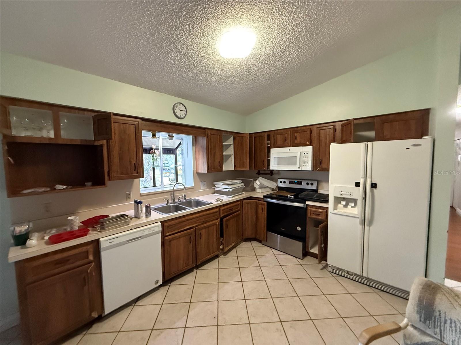 39106 GRAYS AIRPORT ROAD