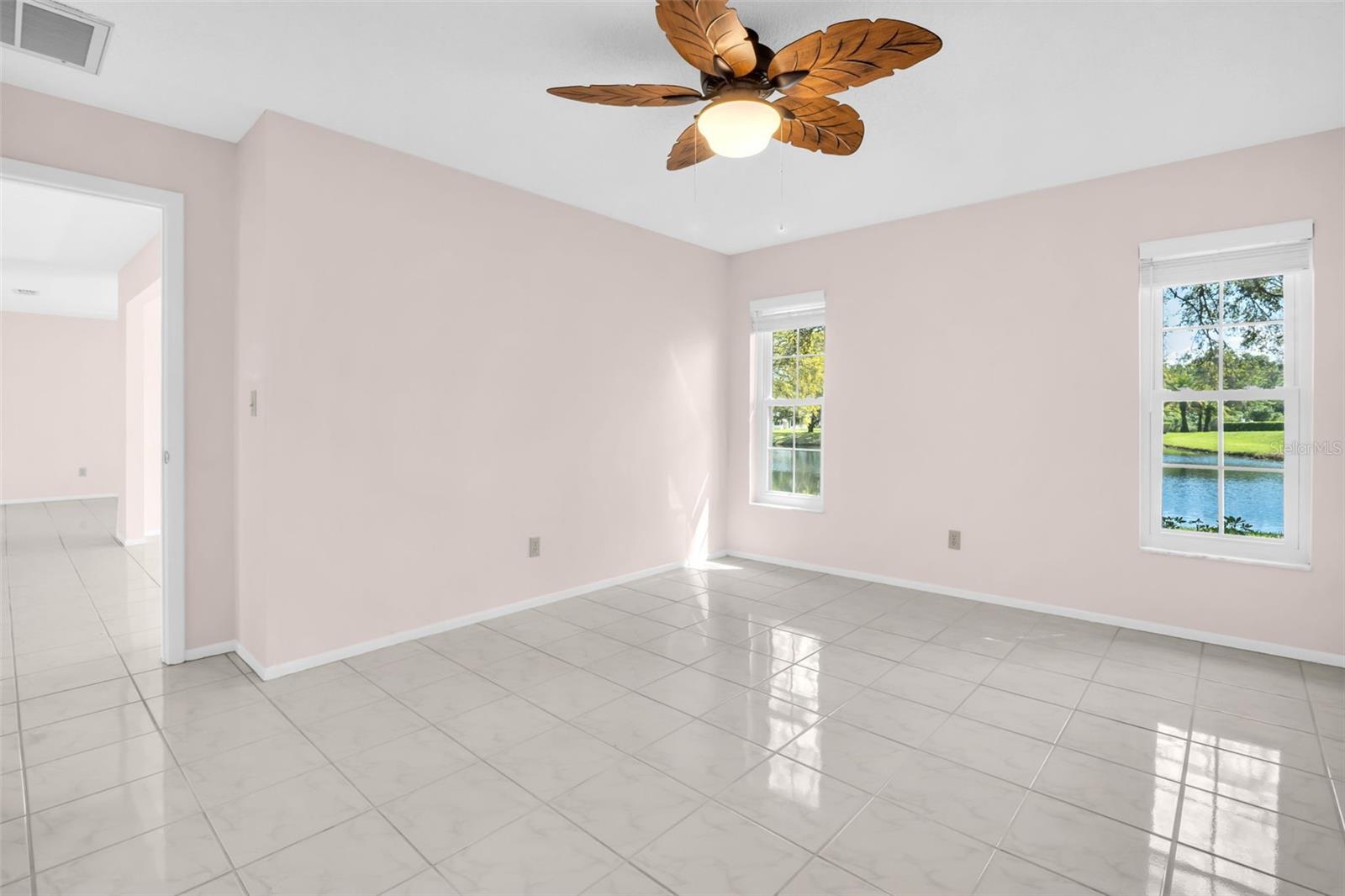 HIGHLAND LAKES SUTTON PLACE - Residential