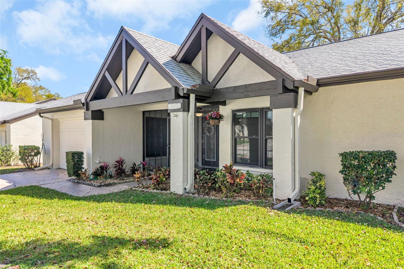 HIGHLAND LAKES SUTTON PLACE - Residential