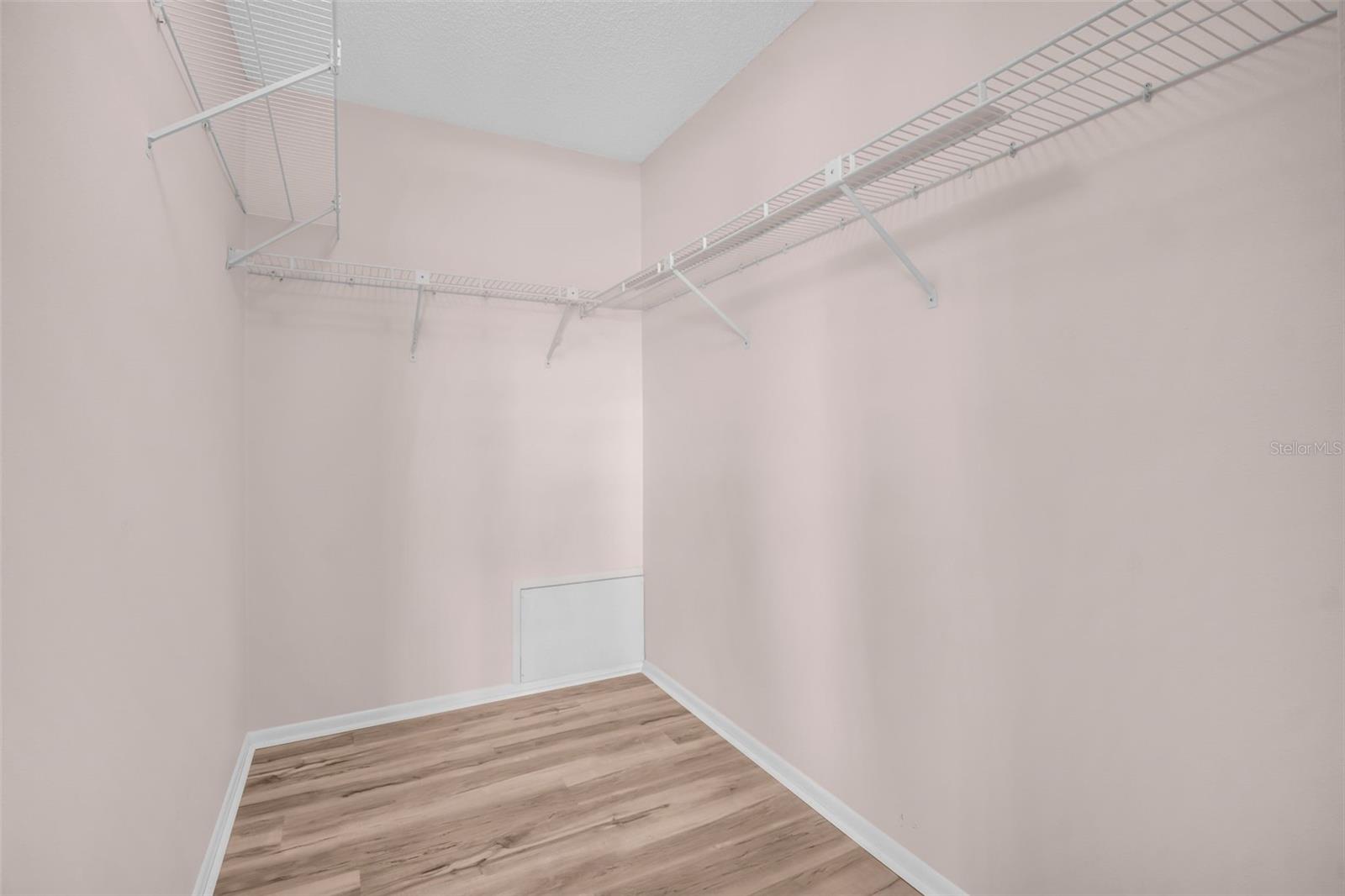 HIGHLAND LAKES SUTTON PLACE - Residential