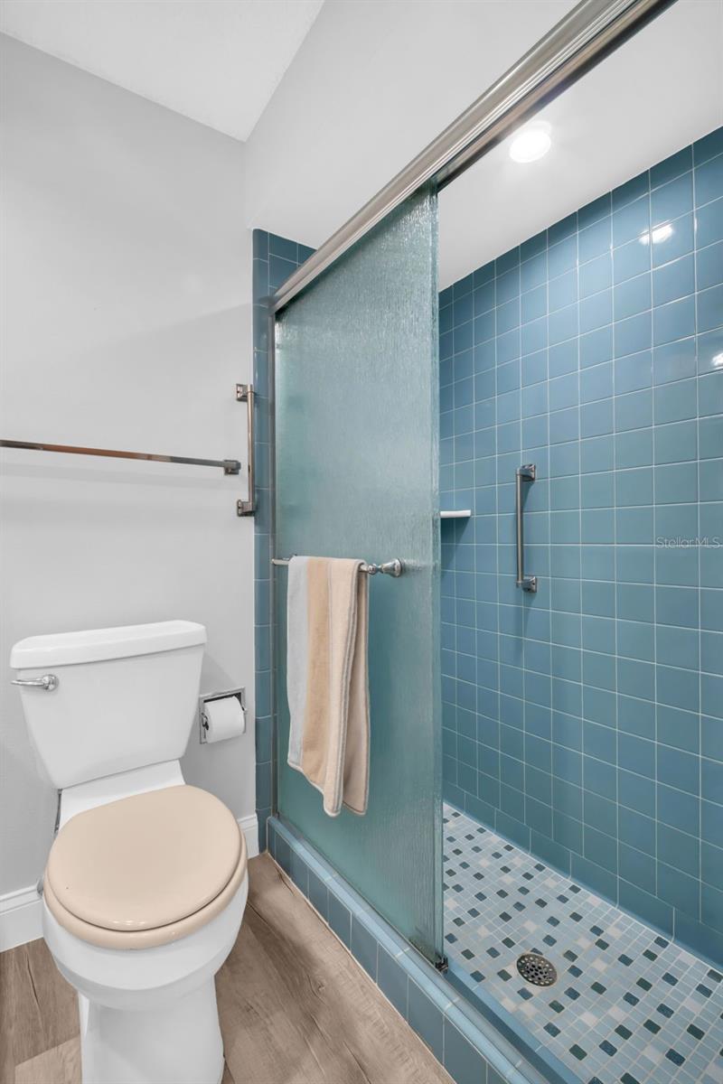 HIGHLAND LAKES SUTTON PLACE - Residential