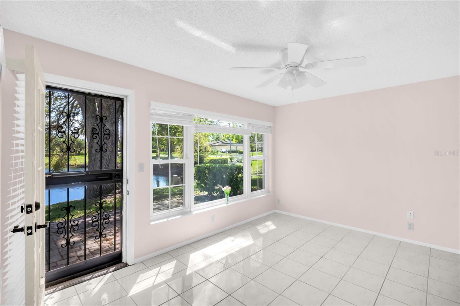 HIGHLAND LAKES SUTTON PLACE - Residential