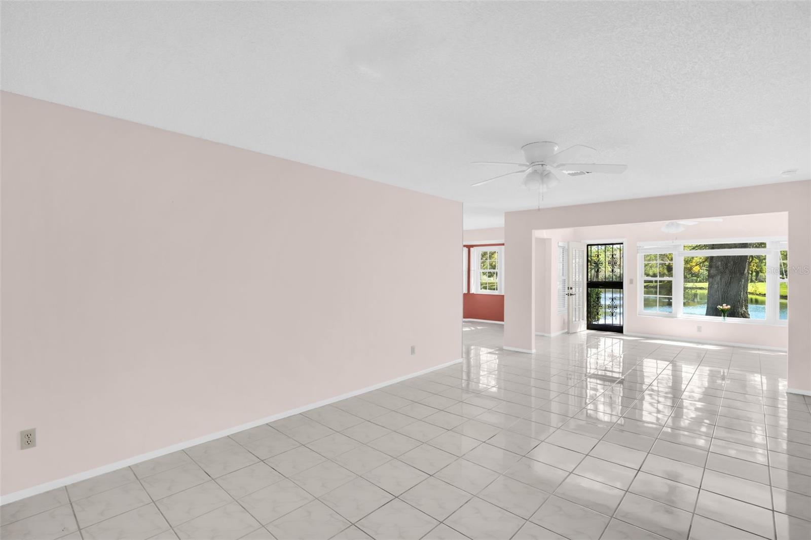 HIGHLAND LAKES SUTTON PLACE - Residential