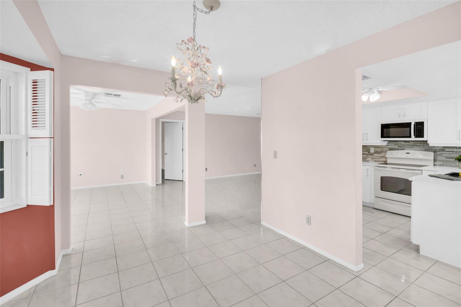 HIGHLAND LAKES SUTTON PLACE - Residential