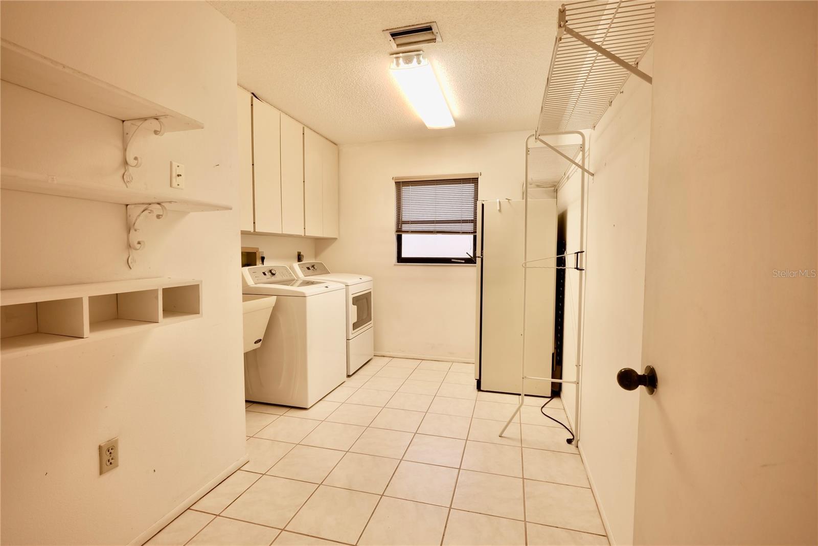 COUNTRY PLACE - Residential