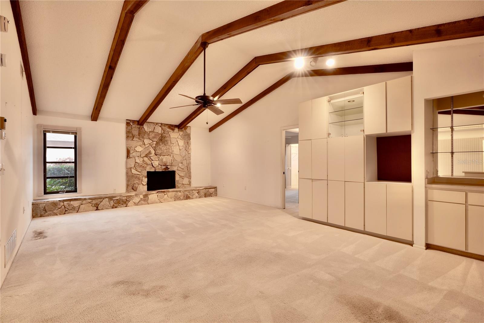 COUNTRY PLACE - Residential