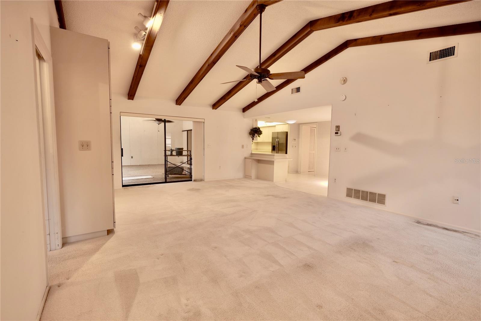 COUNTRY PLACE - Residential