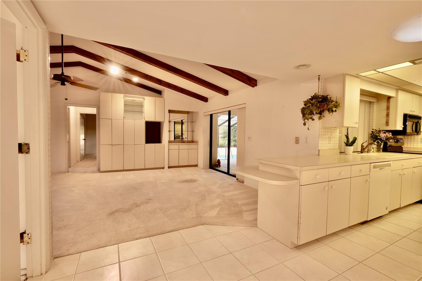 COUNTRY PLACE - Residential