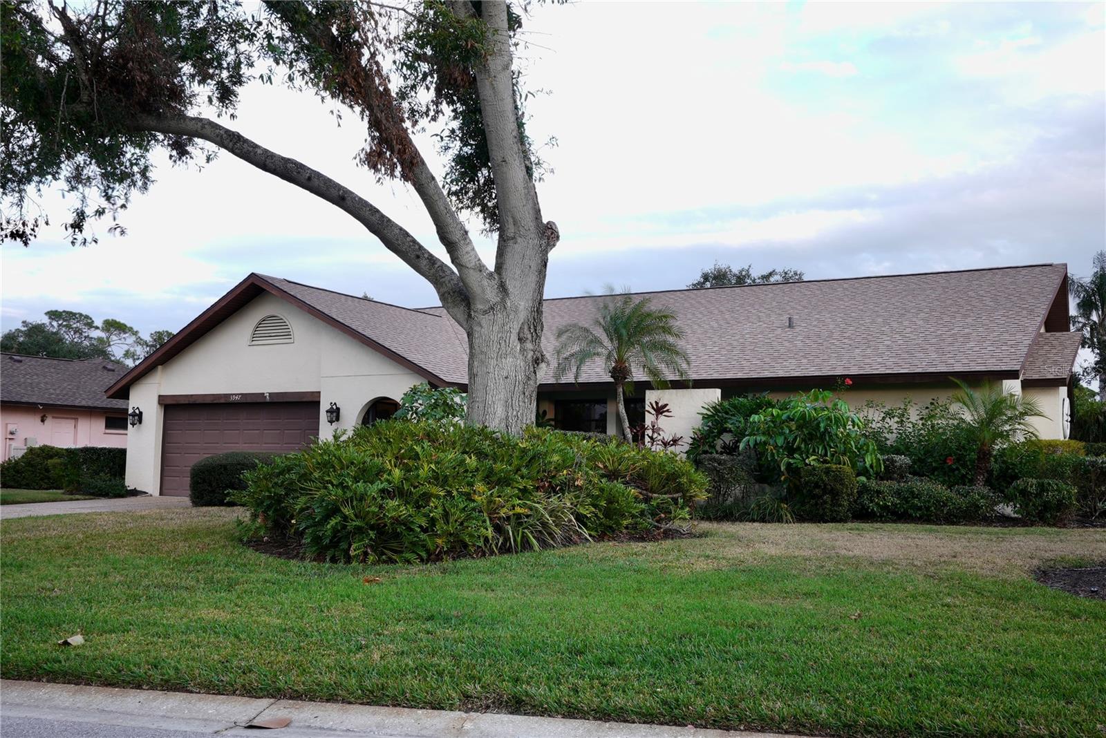 COUNTRY PLACE - Residential