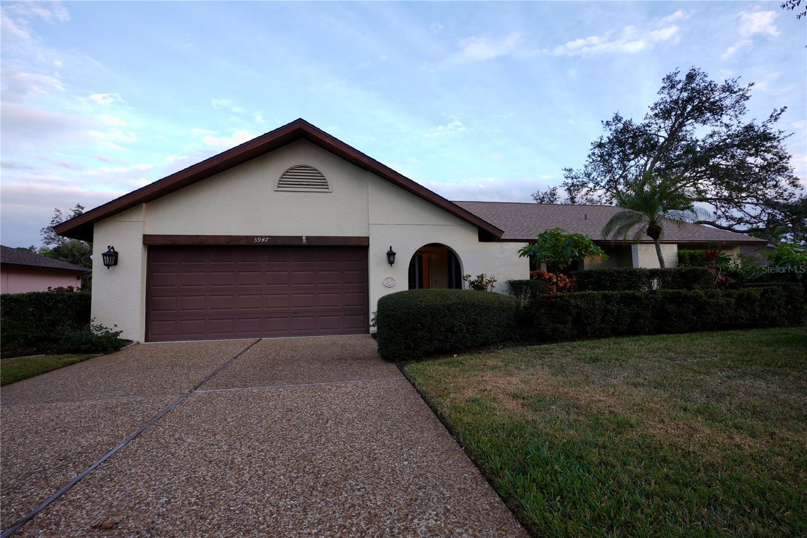 COUNTRY PLACE - Residential