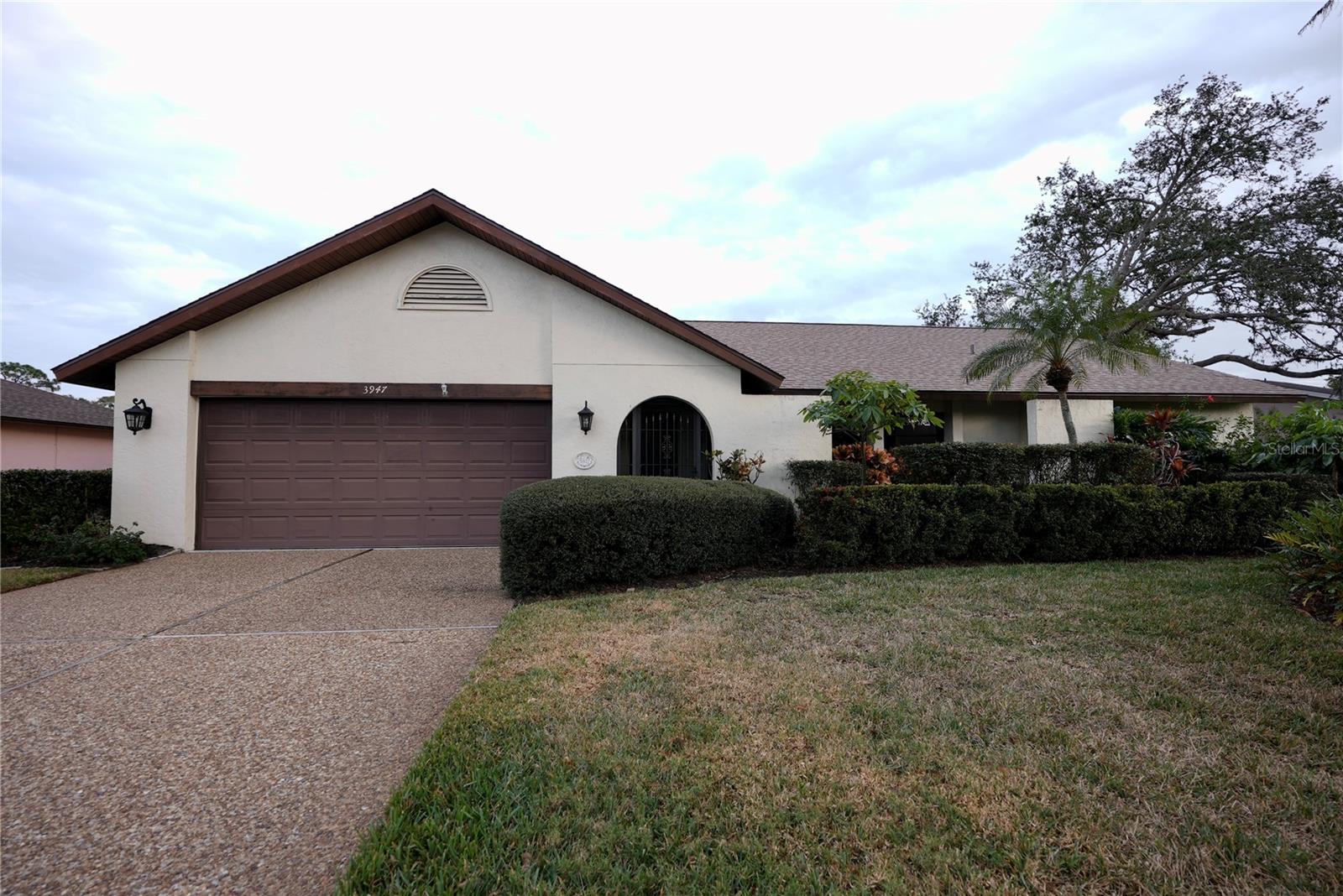 COUNTRY PLACE - Residential