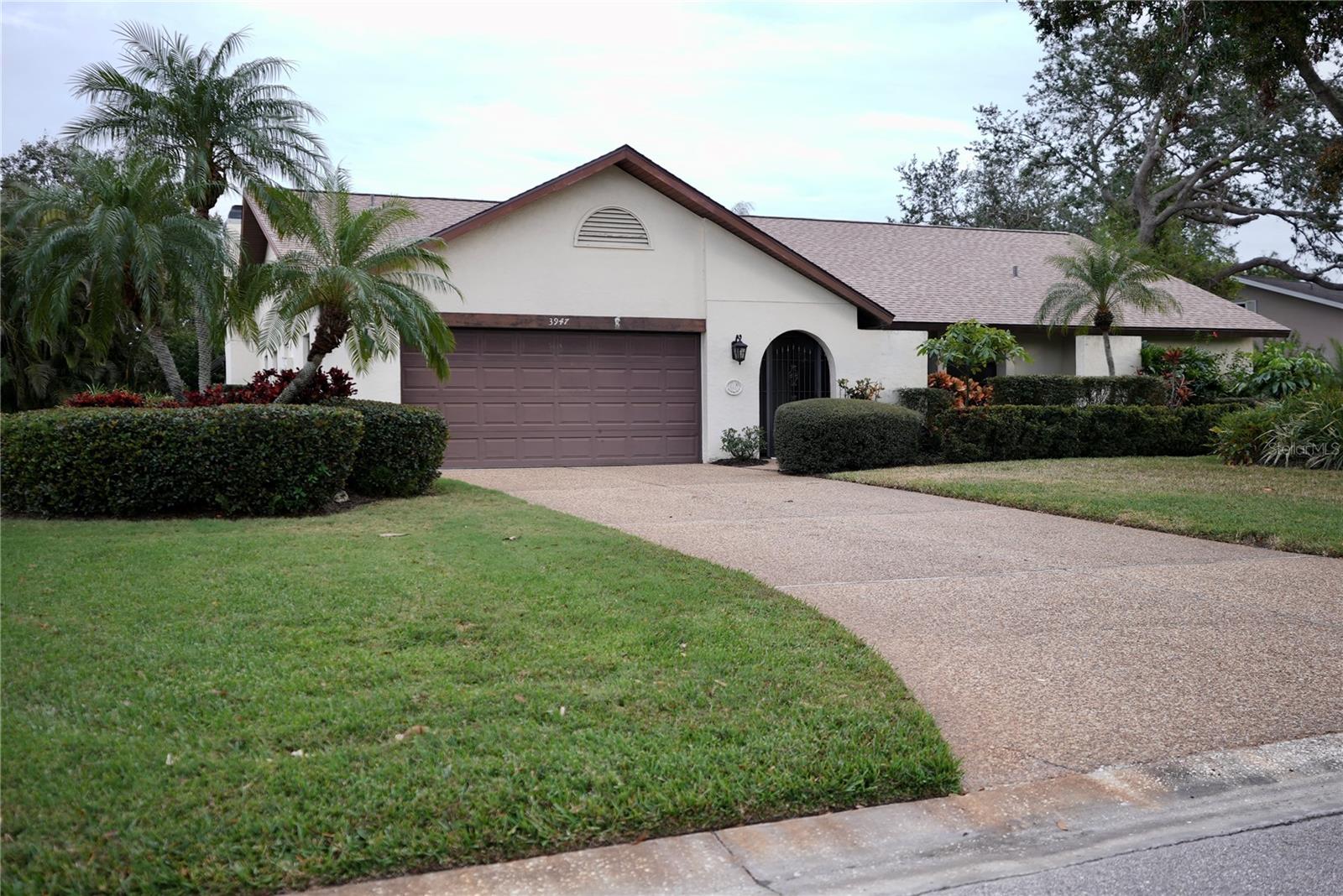 3947 COUNTRY VIEW DRIVE