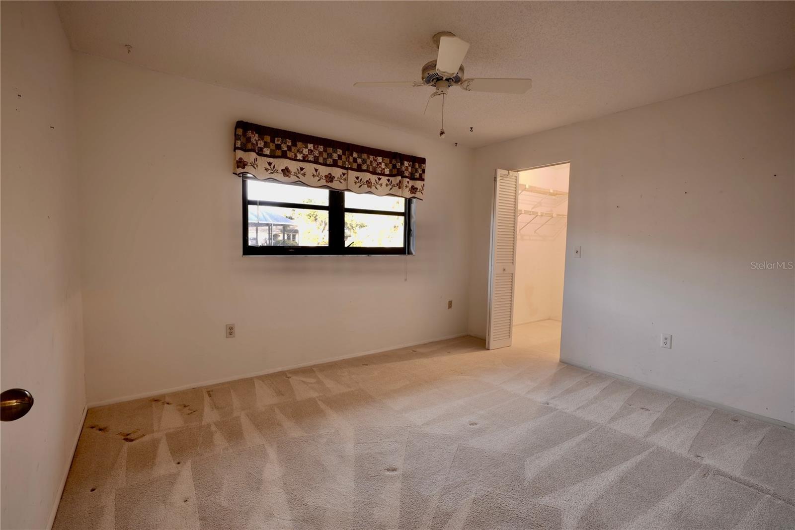 COUNTRY PLACE - Residential