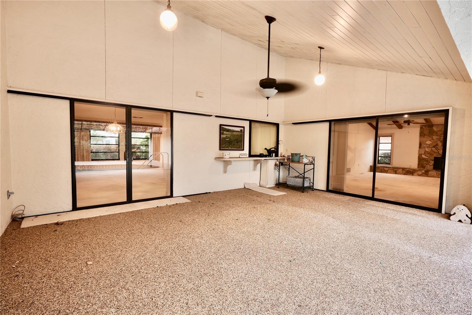 COUNTRY PLACE - Residential