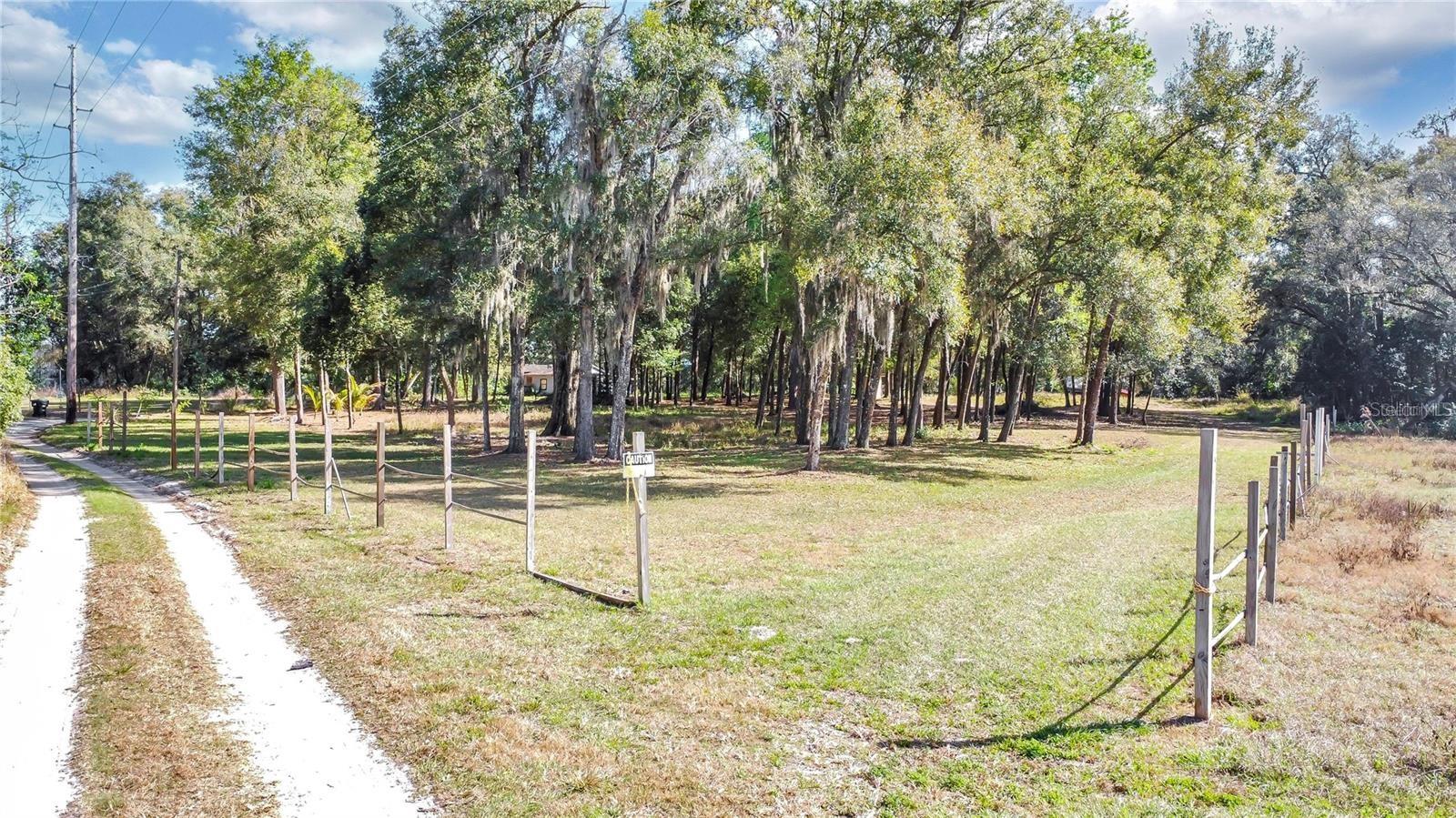 ACREAGE - Land