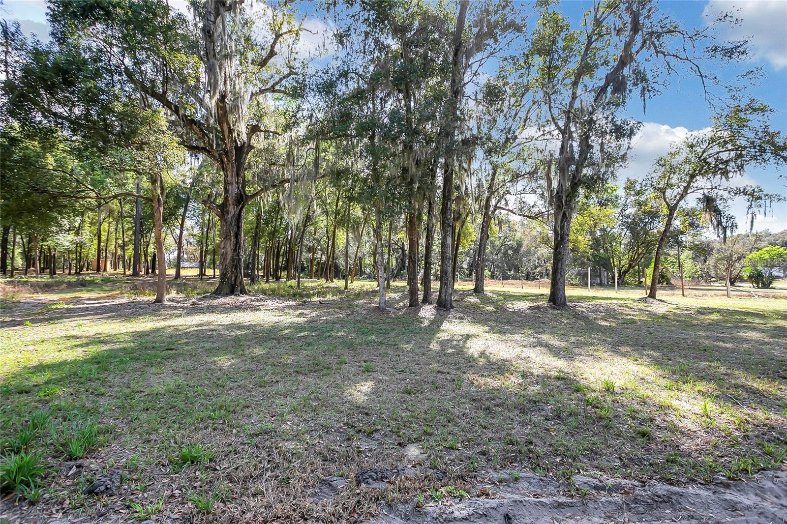 ACREAGE - Land
