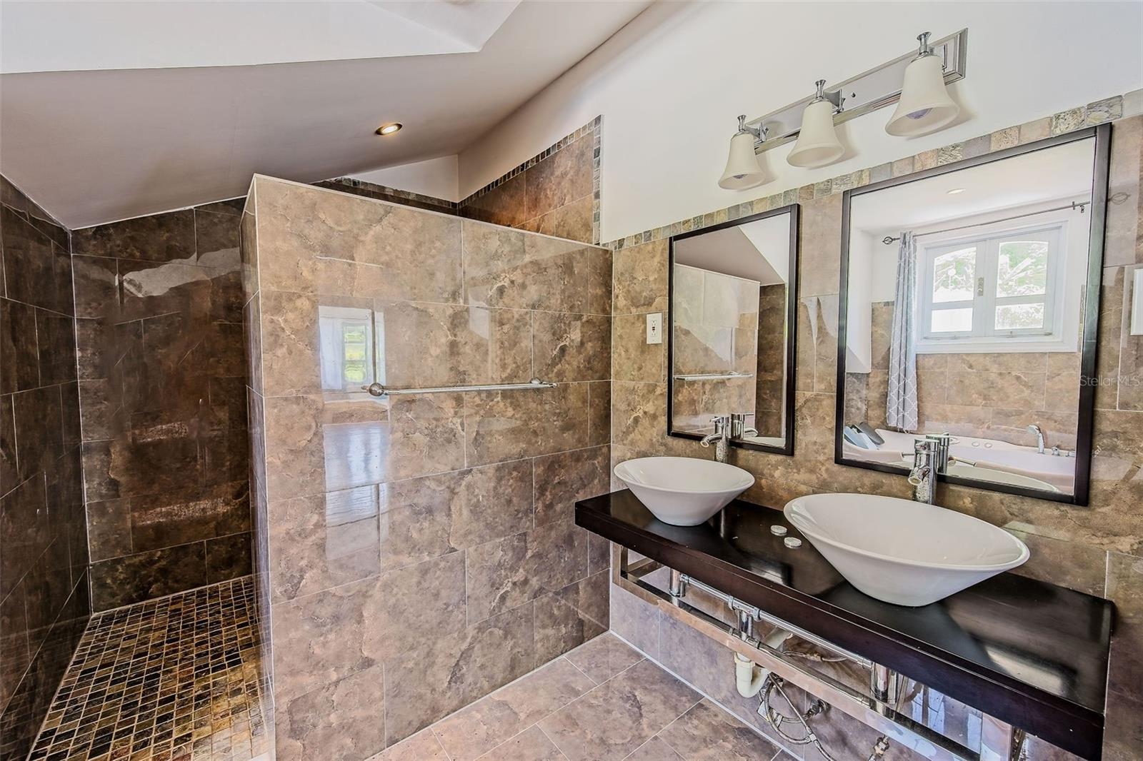 YAHUECAS - Residential