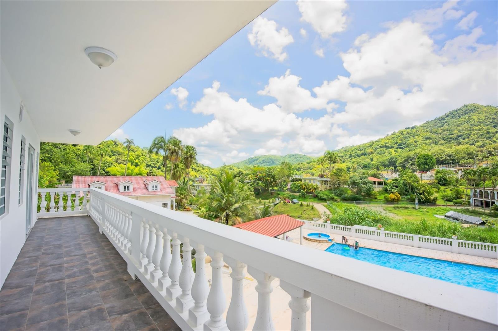 YAHUECAS - Residential