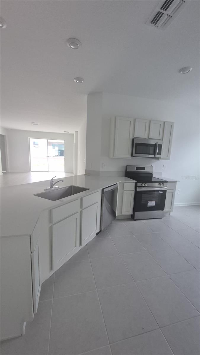 HAMILTON BLUFF SUB - Residential Lease