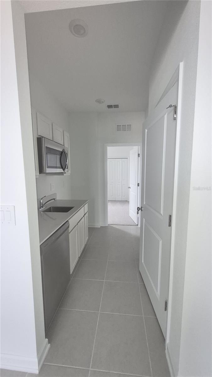 HAMILTON BLUFF SUB - Residential Lease