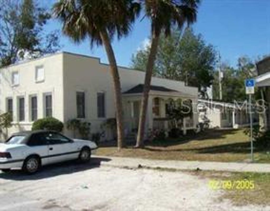 Photo of 910 Florida Avenue #C, Saint Cloud, FL 34769 (MLS # O6379748)