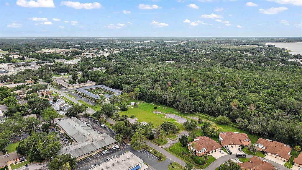 Photo of W Oak Terrace Drive, Leesburg, FL 34748 (MLS # G5116812)