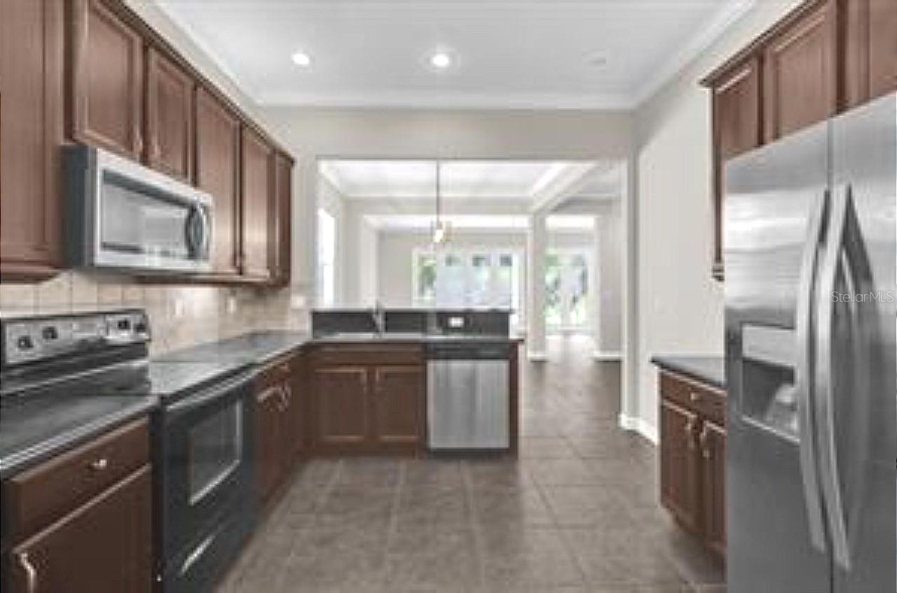 REUNION PH 2 PRCL 3 - Residential Lease