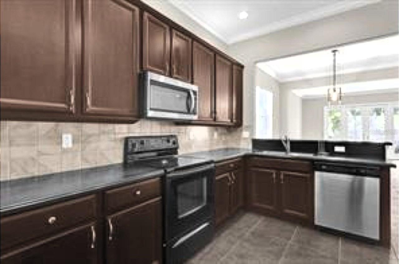 REUNION PH 2 PRCL 3 - Residential Lease