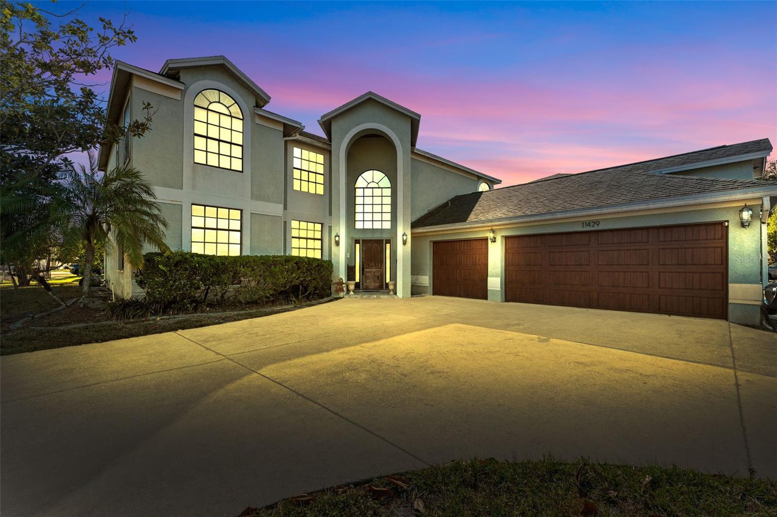 Welcome to your dream home in the highly sought-after Country Way neighborhood near Westchase in Tampa! This stunning 2-story residence boasts 4 spacious bedrooms and 2.5 bathrooms, perfectly designed for comfortable living and entertaining. Step inside to discover a beautiful interior, highlighted by a beautiful kitchen with a sliding glass door that seamlessly connects to the pool area. Enjoy the Florida lifestyle in your own backyard oasis with a stunning pool, complete with an outdoor kitchen. Upstairs you will find a huge master bedroom which is a retreat in itself, complete with a generous walk-in closet. The en-suite bathroom features a garden tub, dual vanity, and a glass-enclosed walk-in shower.
Countryway is located in an A+ school district, has LOW HOA fees, NO CDD fees, and neighborhood amenities including 4 tennis courts, softball and soccer fields, a volleyball court, 2 dog parks, 2 basketball courts, a park, a playground, picnic pavilion and more. The is also an executive-style course for GOLF enthusiasts. Countryway is conveniently located near a Y.M.C.A. and the Upper Tampa Bay Trail with more than seven miles of biking, skating, jogging, walking, and other outdoor activities in quiet, scenic surroundings. Close to the Tampa International Airport, Downtown Tampa, Clearwater Beach, shopping malls, movie theaters, and tons of restaurants. This extraordinary and well-kept home won’t last long!