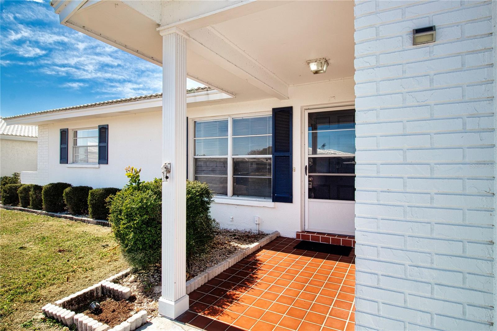 802 BUTTONWOOD DRIVE