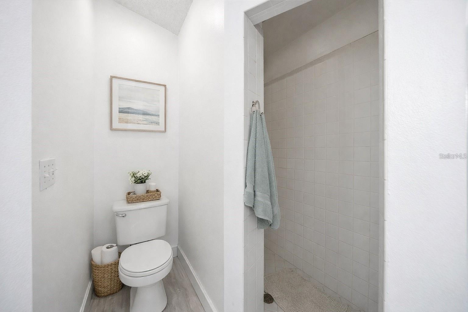 EDGEWATER SHORES - Residential Lease