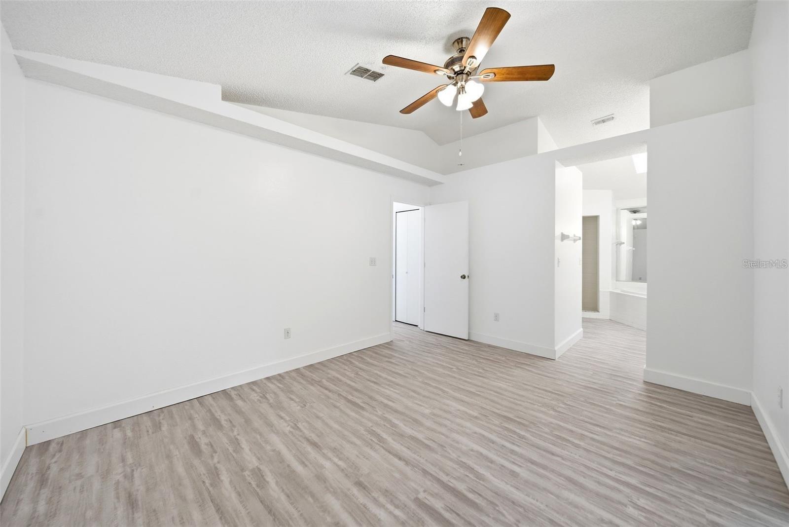 EDGEWATER SHORES - Residential Lease