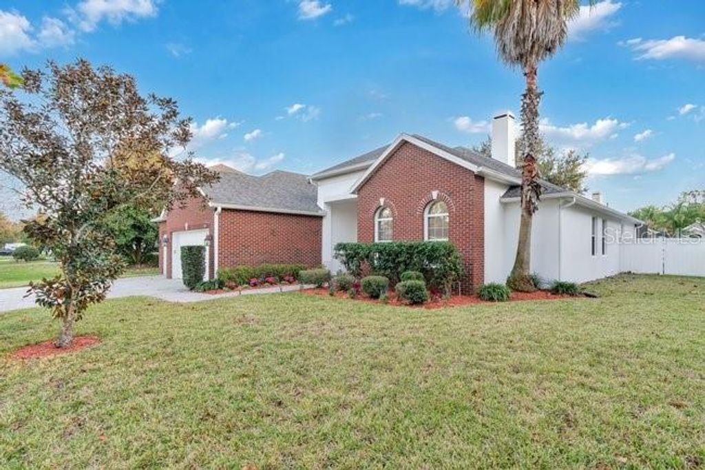 Photo of 101 Galileo Way, Oviedo, FL 32765 (MLS # O6371817)