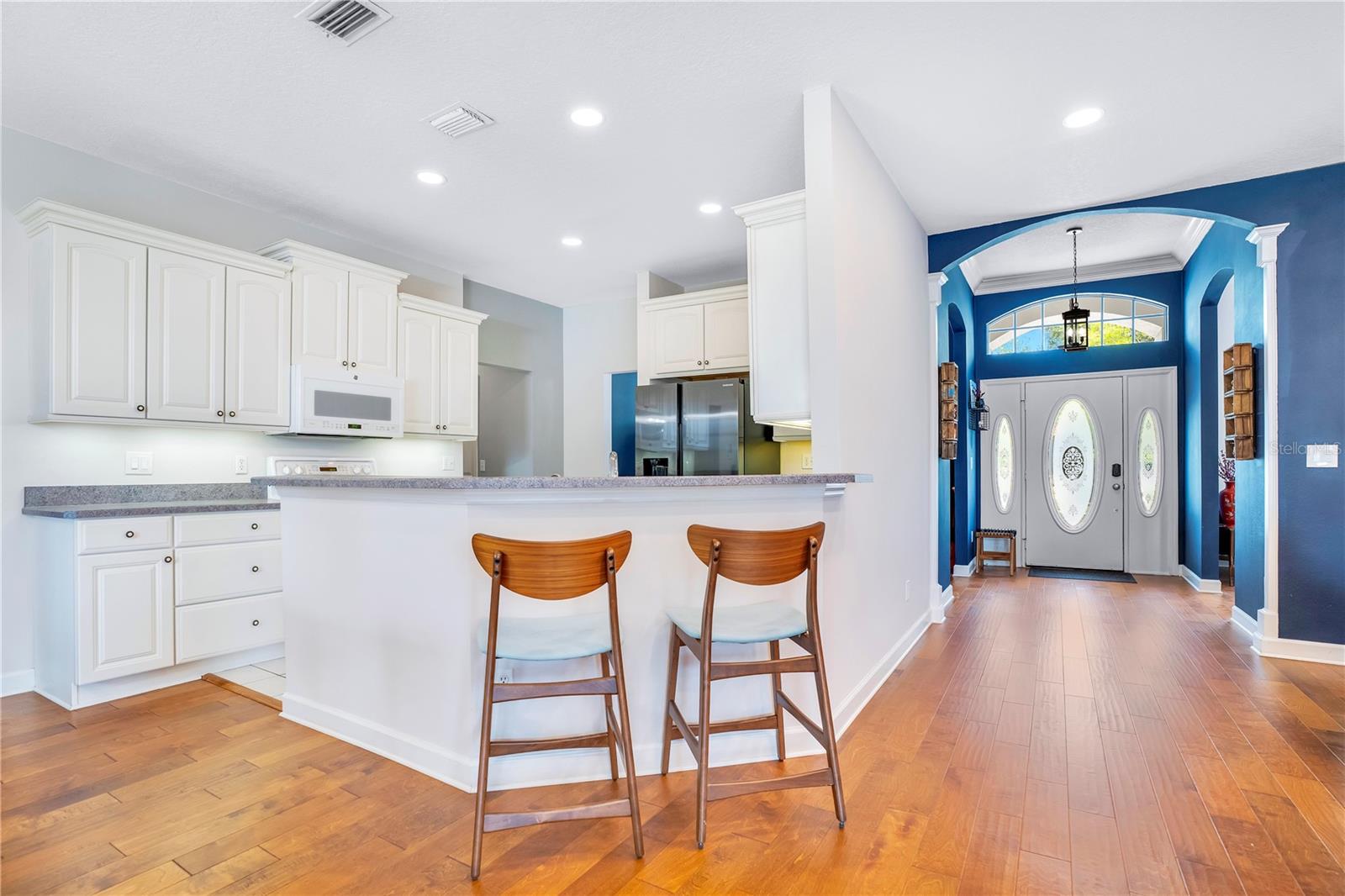 LAKESIDE PLACE - Residential