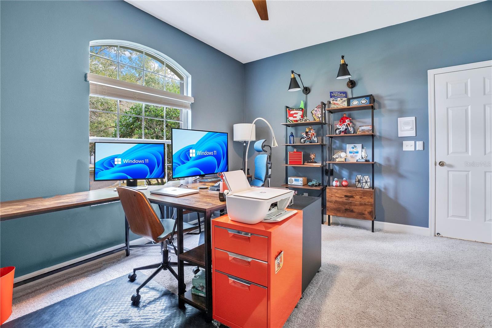 LAKESIDE PLACE - Residential