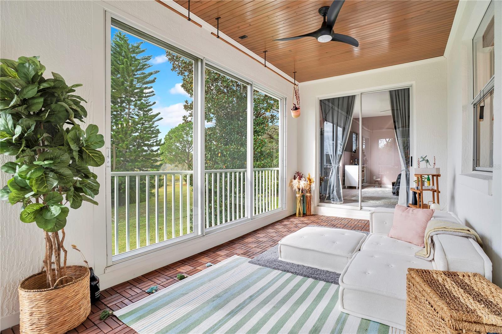 LAKESIDE PLACE - Residential