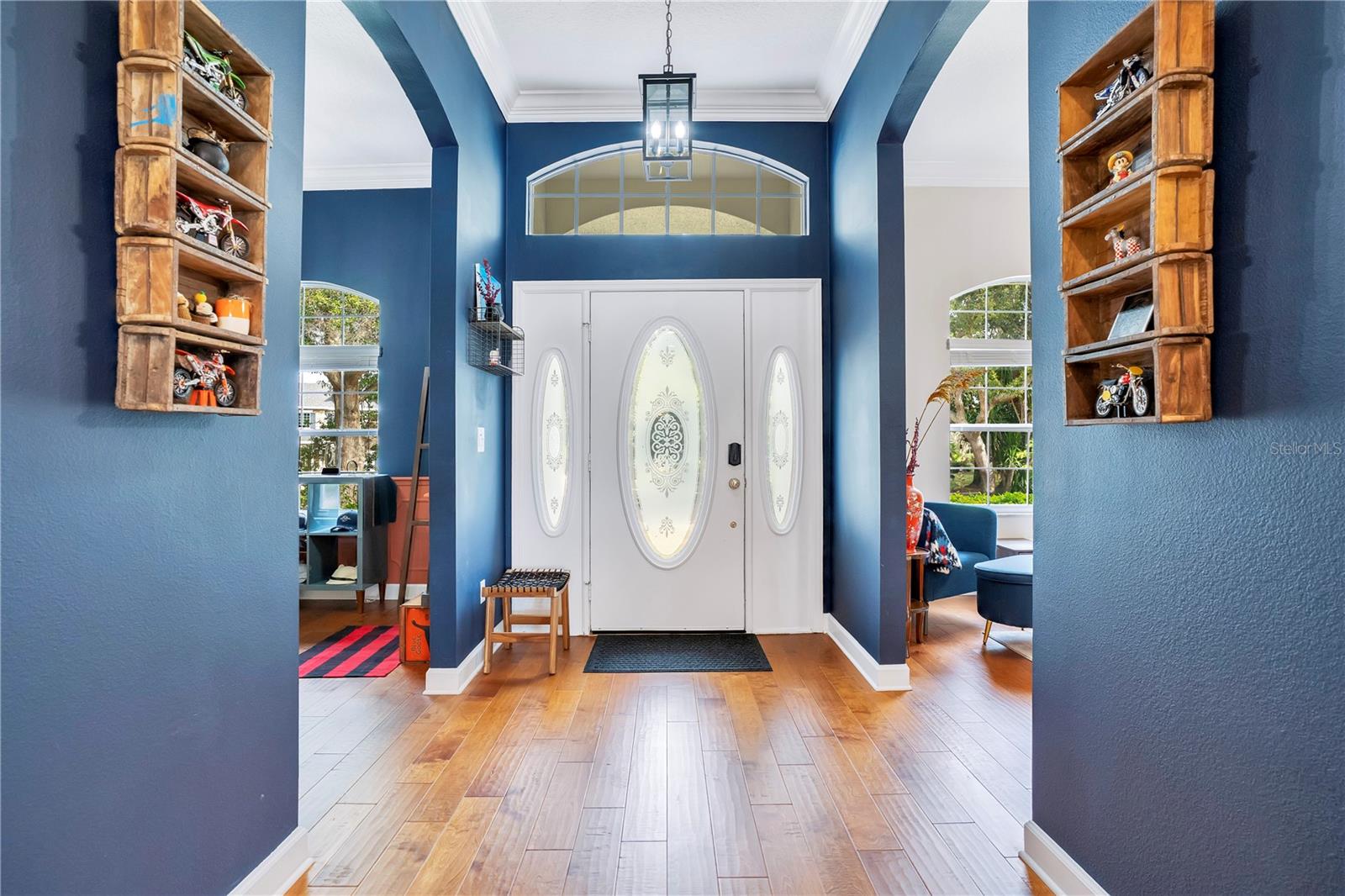 LAKESIDE PLACE - Residential