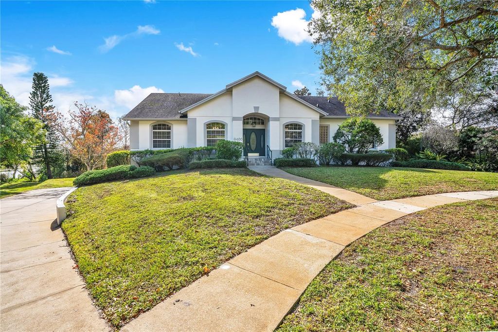 Photo of 8400 Vintage Drive, Orlando, FL 32835 (MLS # O6368589)