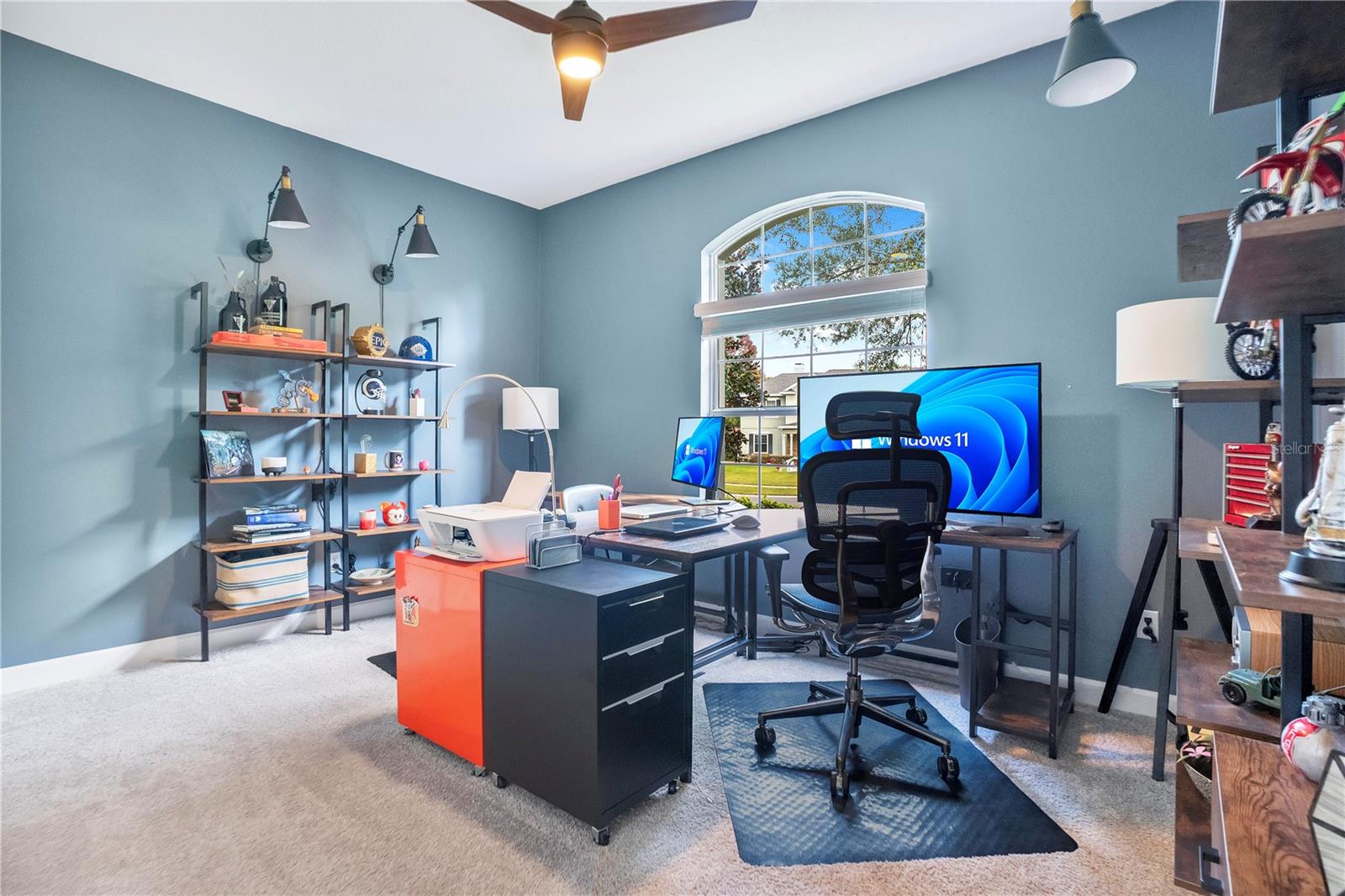 LAKESIDE PLACE - Residential