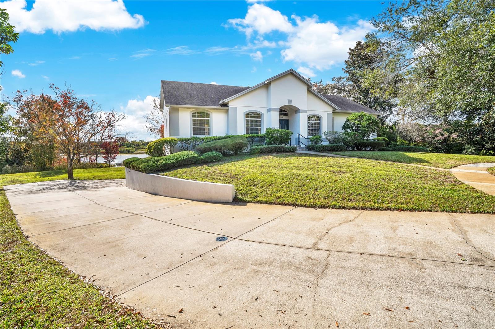 LAKESIDE PLACE - Residential