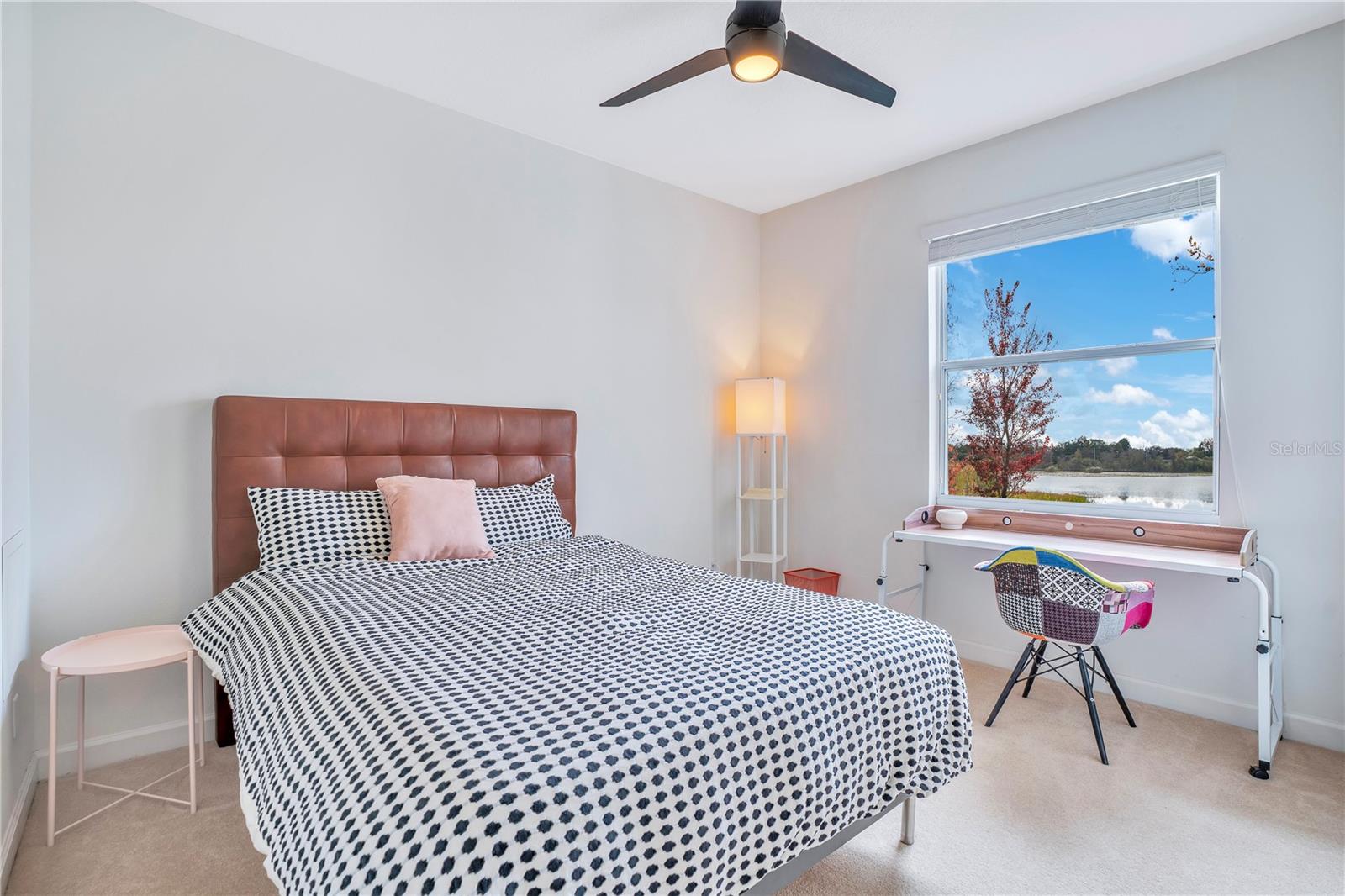 LAKESIDE PLACE - Residential