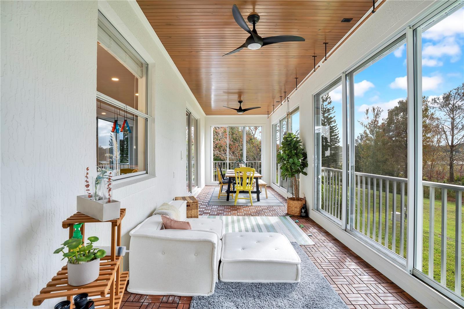 LAKESIDE PLACE - Residential