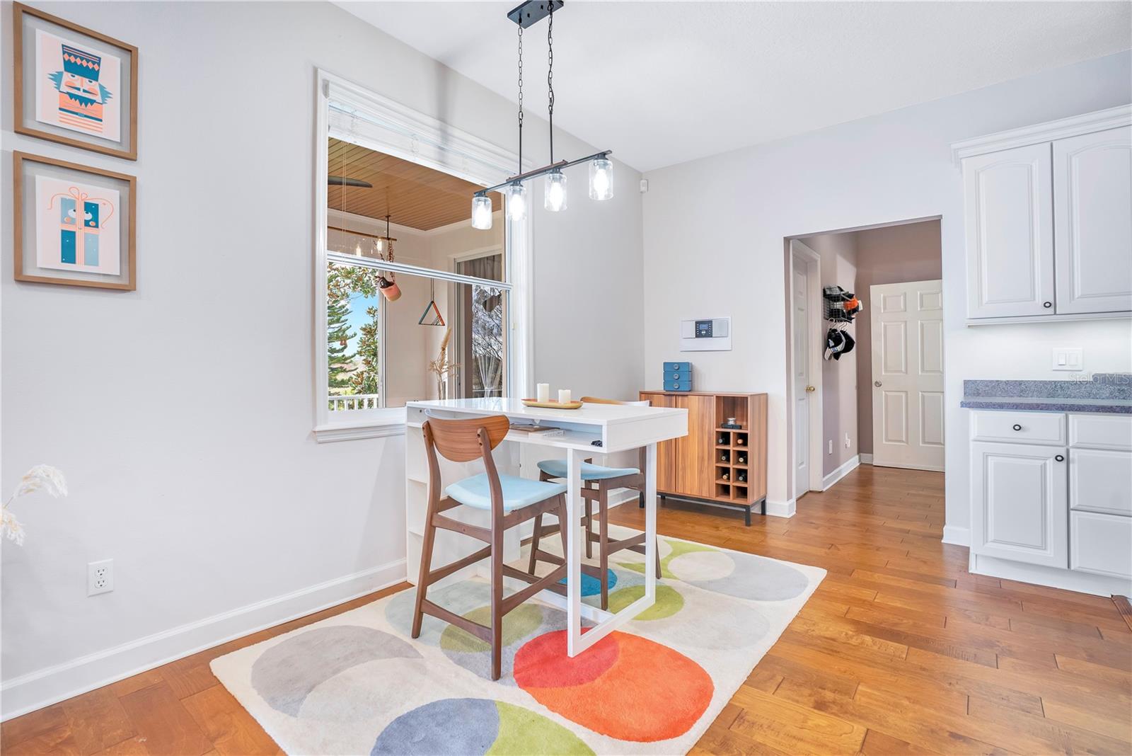 LAKESIDE PLACE - Residential